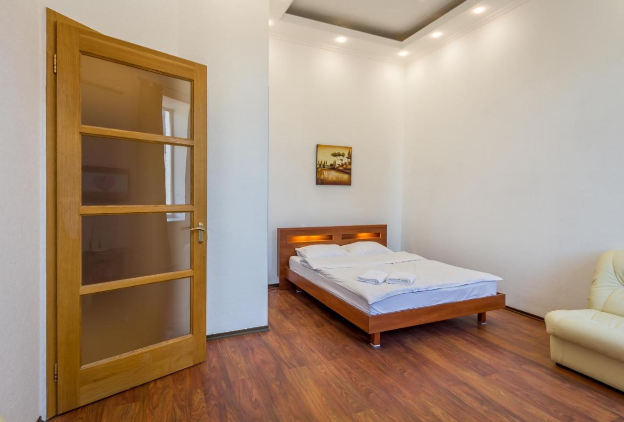 Central Dayflat Apartments Kiev Buitenkant foto
